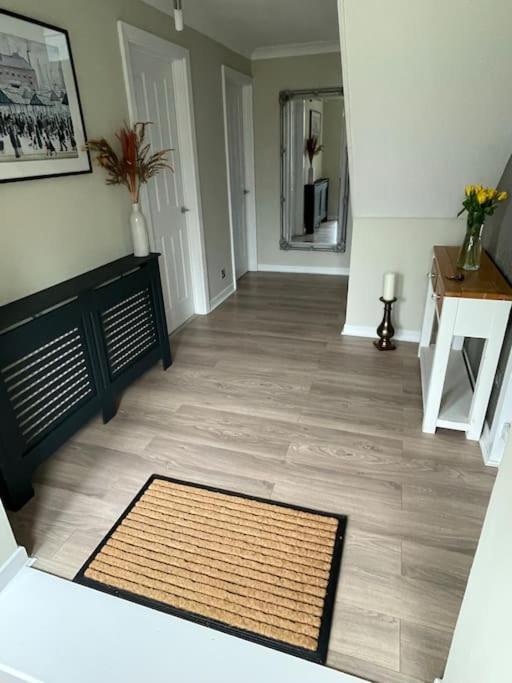 Home In Wirral - Peaceful Contemporary Gem. Eksteriør billede